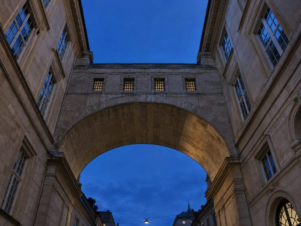 The overhead prisoner arch joining the Copenhagen court house to its jail